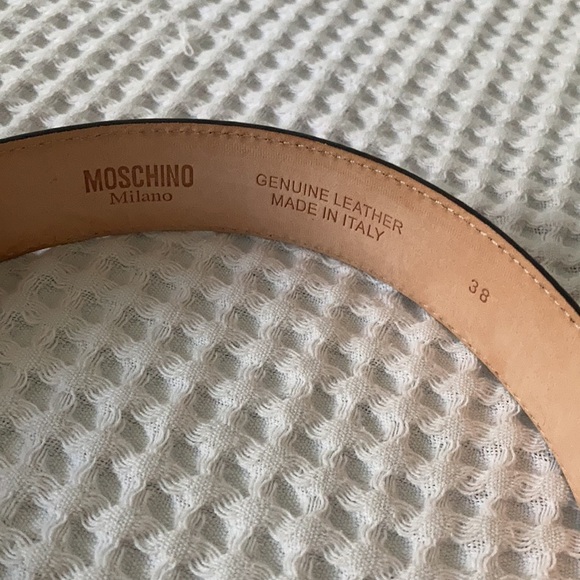 *firm* Rare Moschino McDonald’s logo belt - Picture 3 of 5